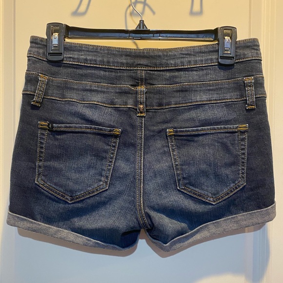 High waisted denim shorts - Picture 2 of 2